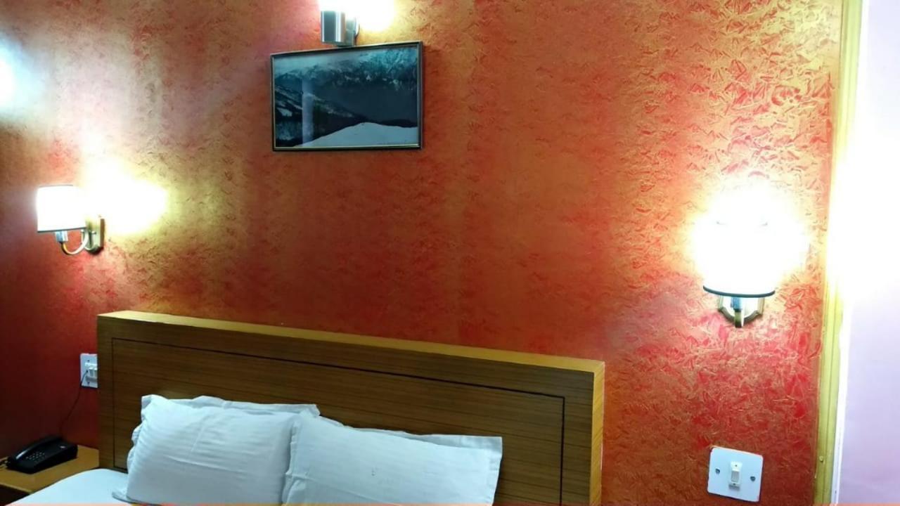 Dormico'S Hotel Snowbird Manāli Esterno foto